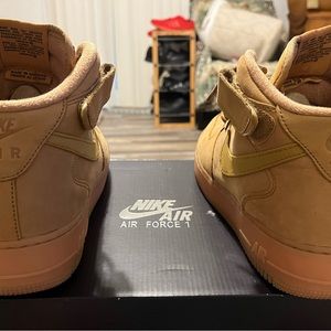 Nike Air Air Force 1 size 10. Very good condition.